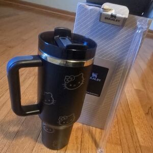 Hello Kitty Stanley Tumbler – BlackStay cute